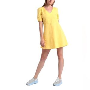 New plain weave, frills, solid color, v-neck, short sleeves, unlined